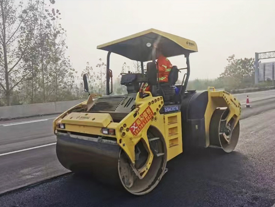為什么寧愿用成本高的瀝青鋪路，也不用混泥土呢？