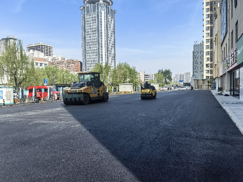 鄭州瀝青路面攤鋪施工：道路建設(shè)的核心工藝