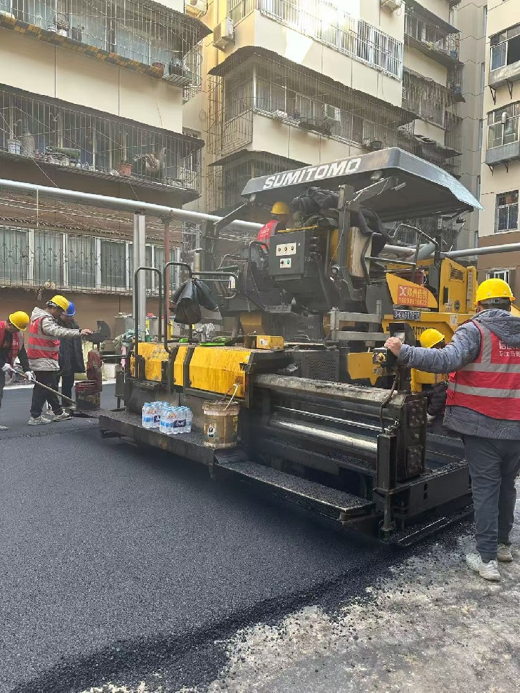 鄭州瀝青路面施工，品質(zhì)源于專業(yè)與堅守