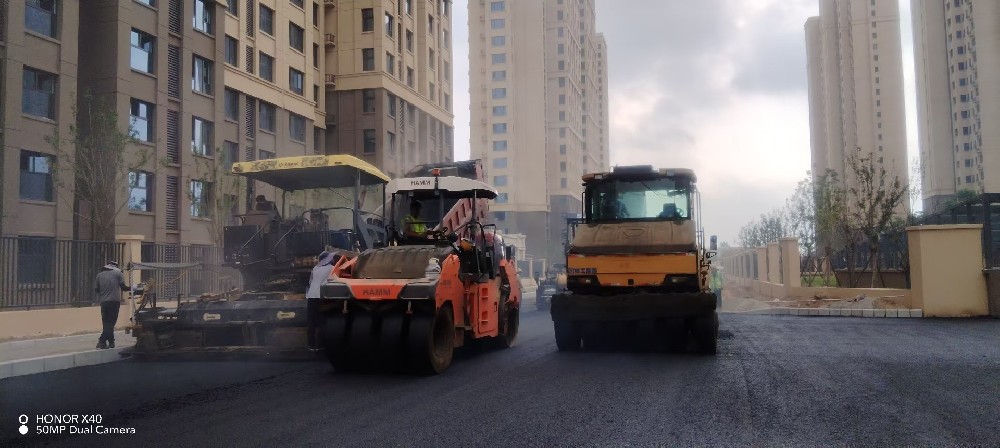 鄭州瀝青路面施工廠家，為你的道路夢(mèng)想助力！